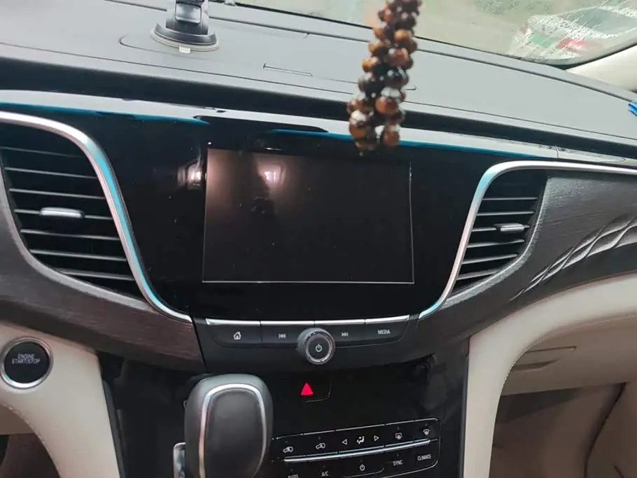 Buick GL8 2018 — Photo 13/16