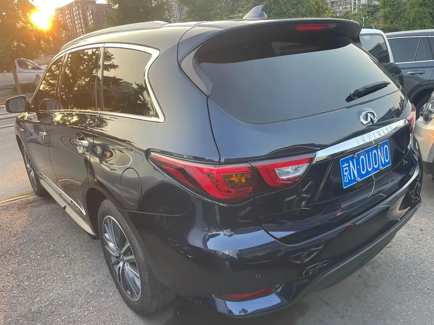Infiniti QX60 2019 — Photo 6/17