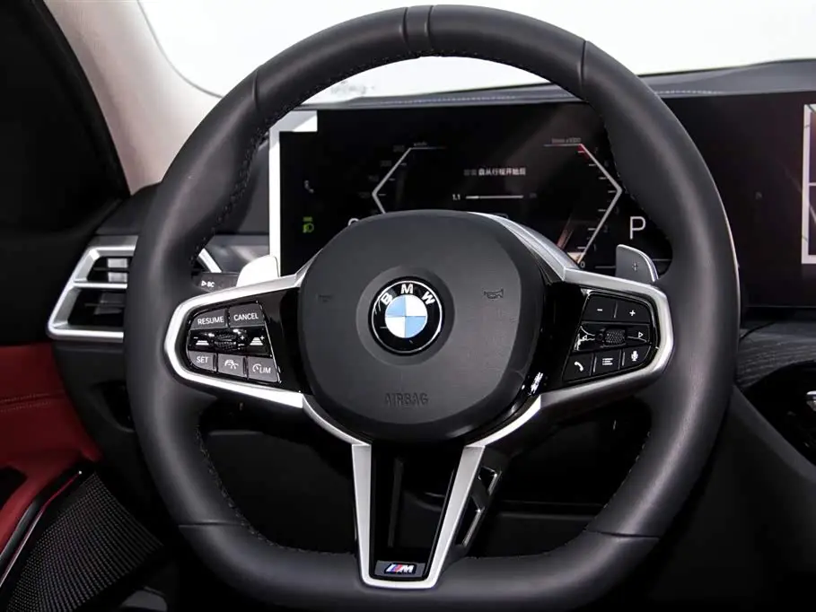 BMW 3 Series 2025 — Photo 15/20
