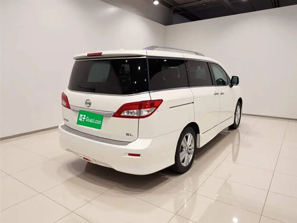 Nissan Quest 2016 — Фото 7/20