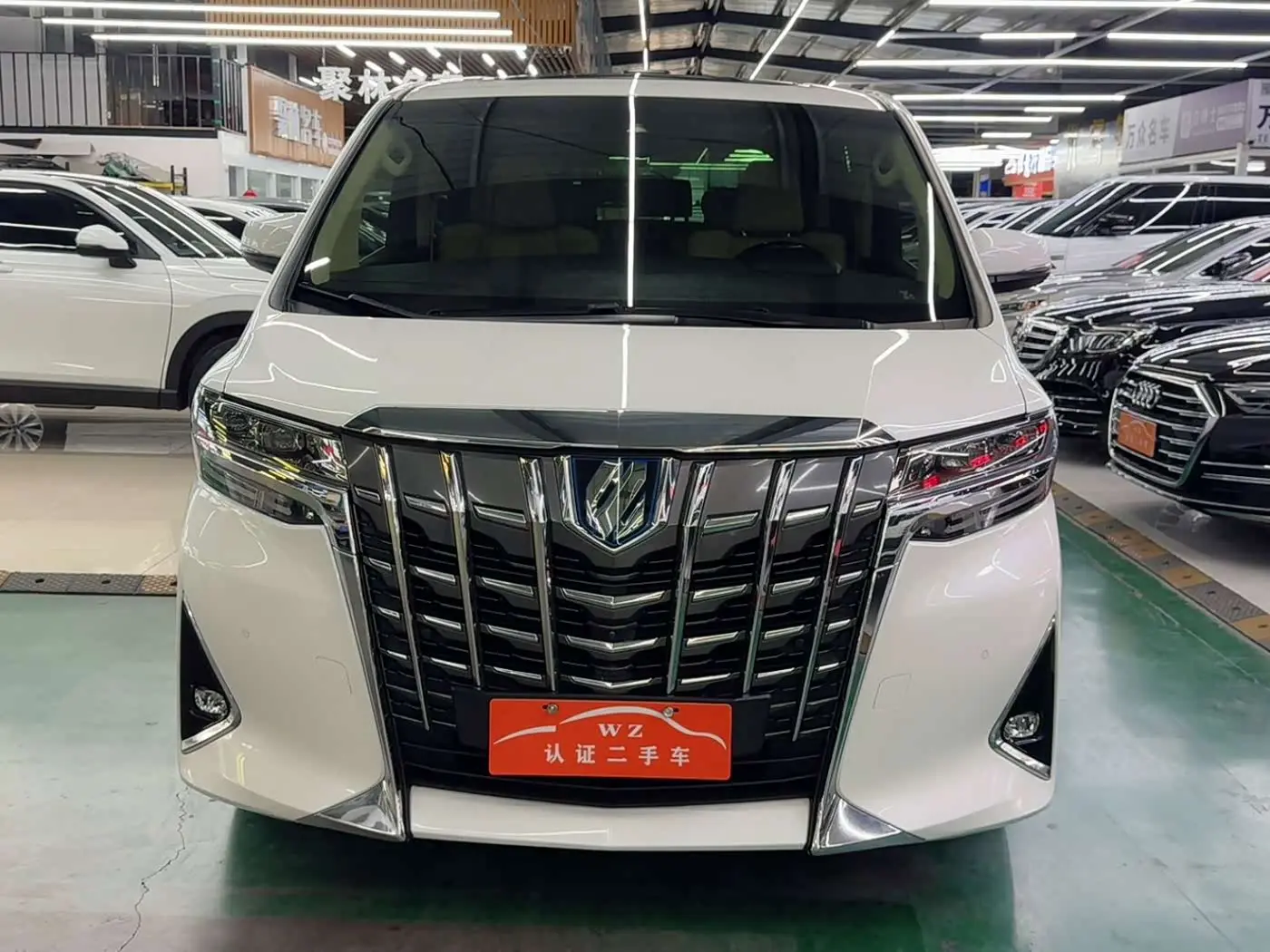 Toyota Alphard 2020 — Photo 2/9