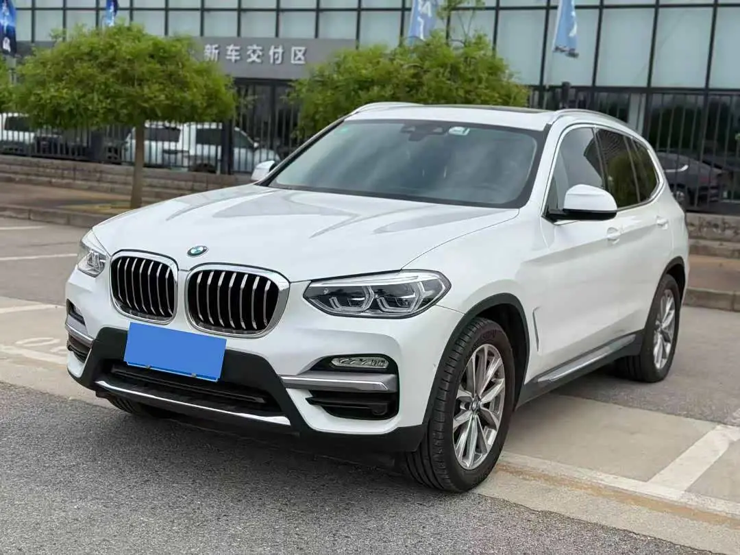BMW X3 2019 — Фото 1/9