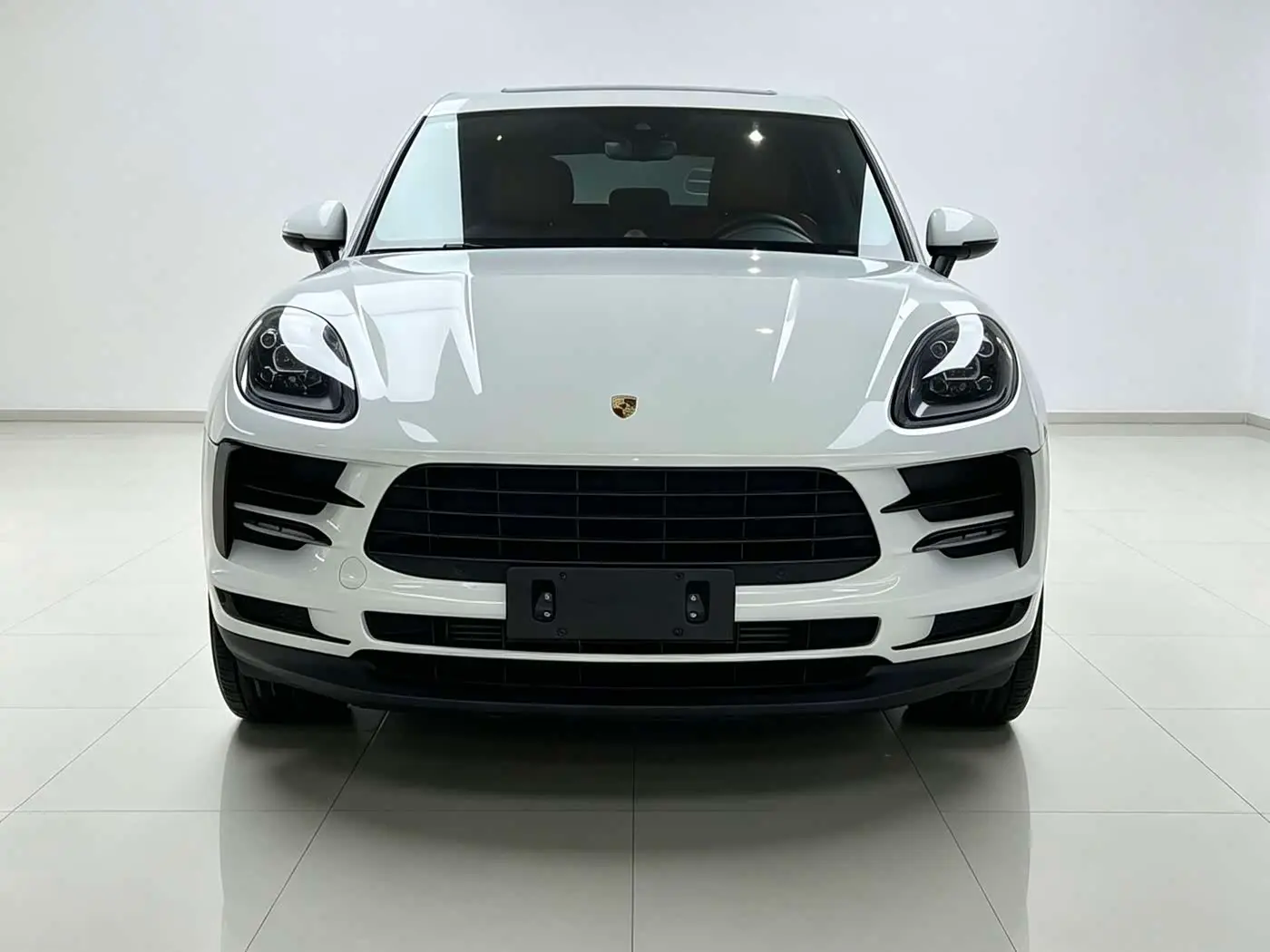 Porsche Macan 2019 — Photo 2/8