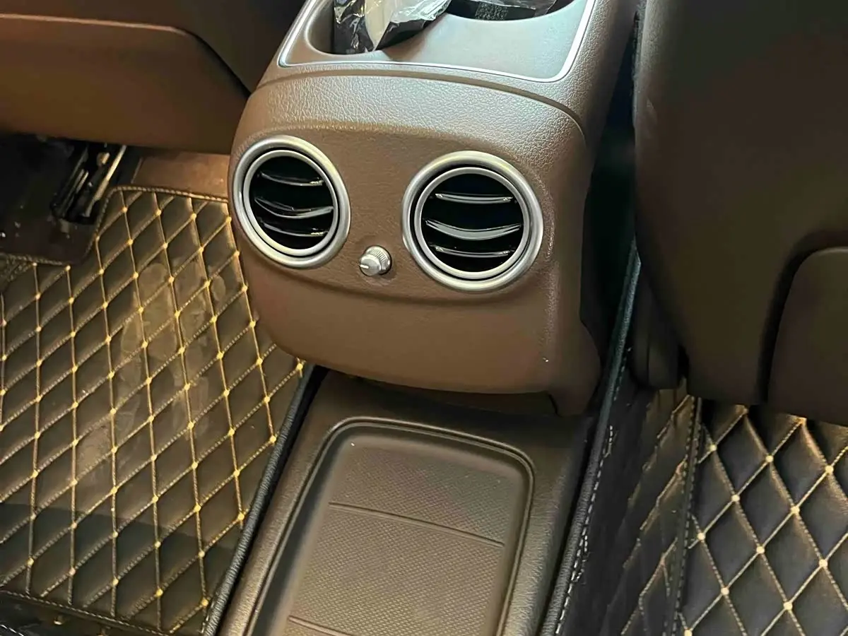 Mercedes-Benz E-Class 2020 — Фото 16/16