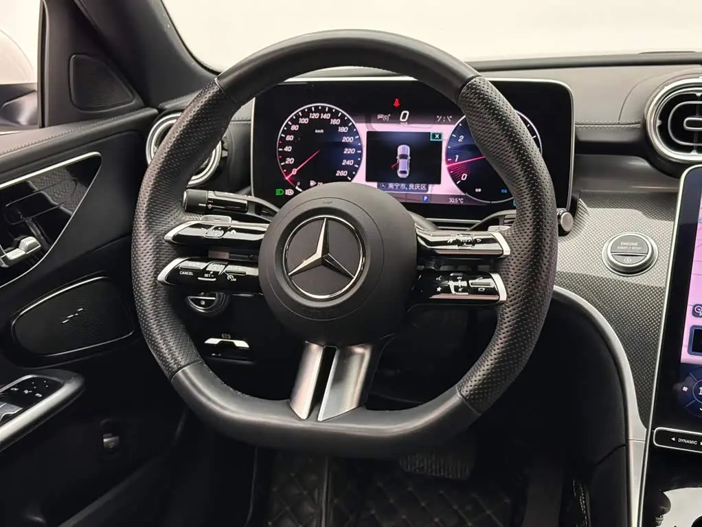 Mercedes-Benz C-Class 2024 — Photo 12/16