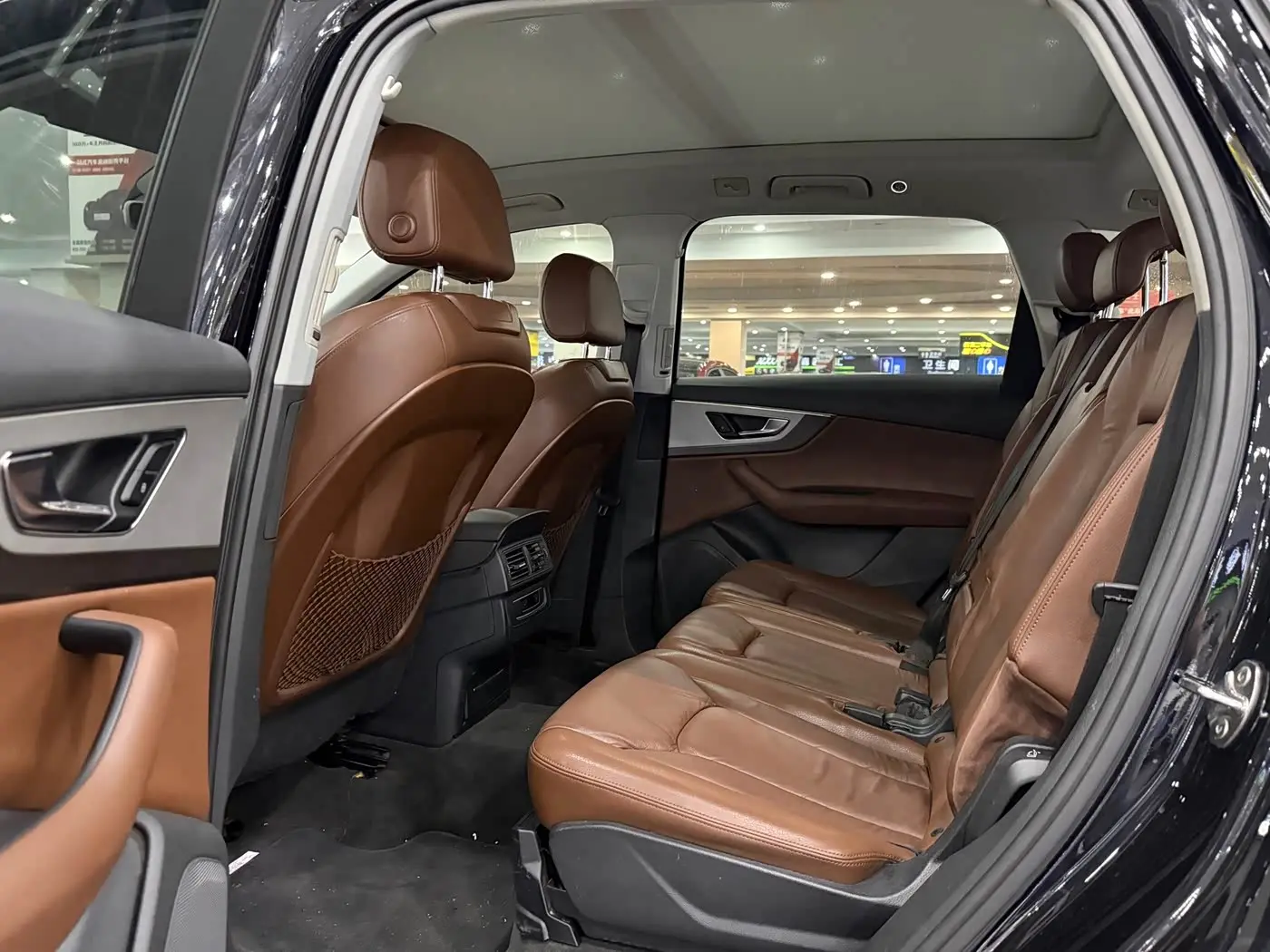 Audi Q7 2015 — Photo 8/14