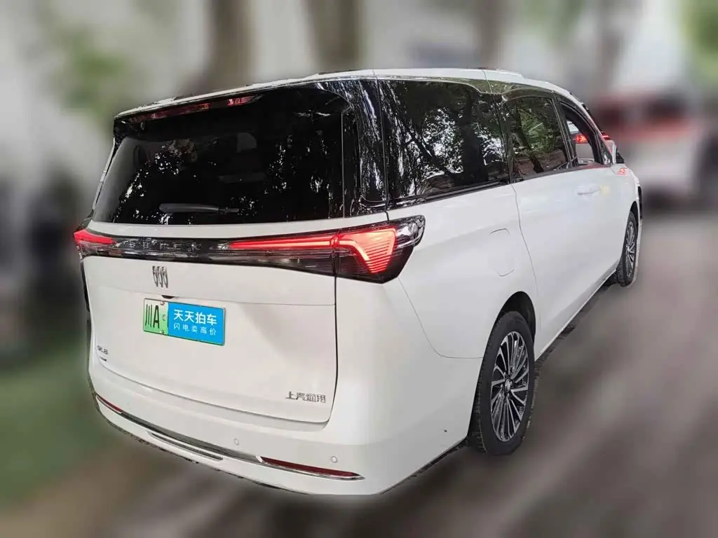 Buick GL8 New Energy 2025 — Photo 2/13