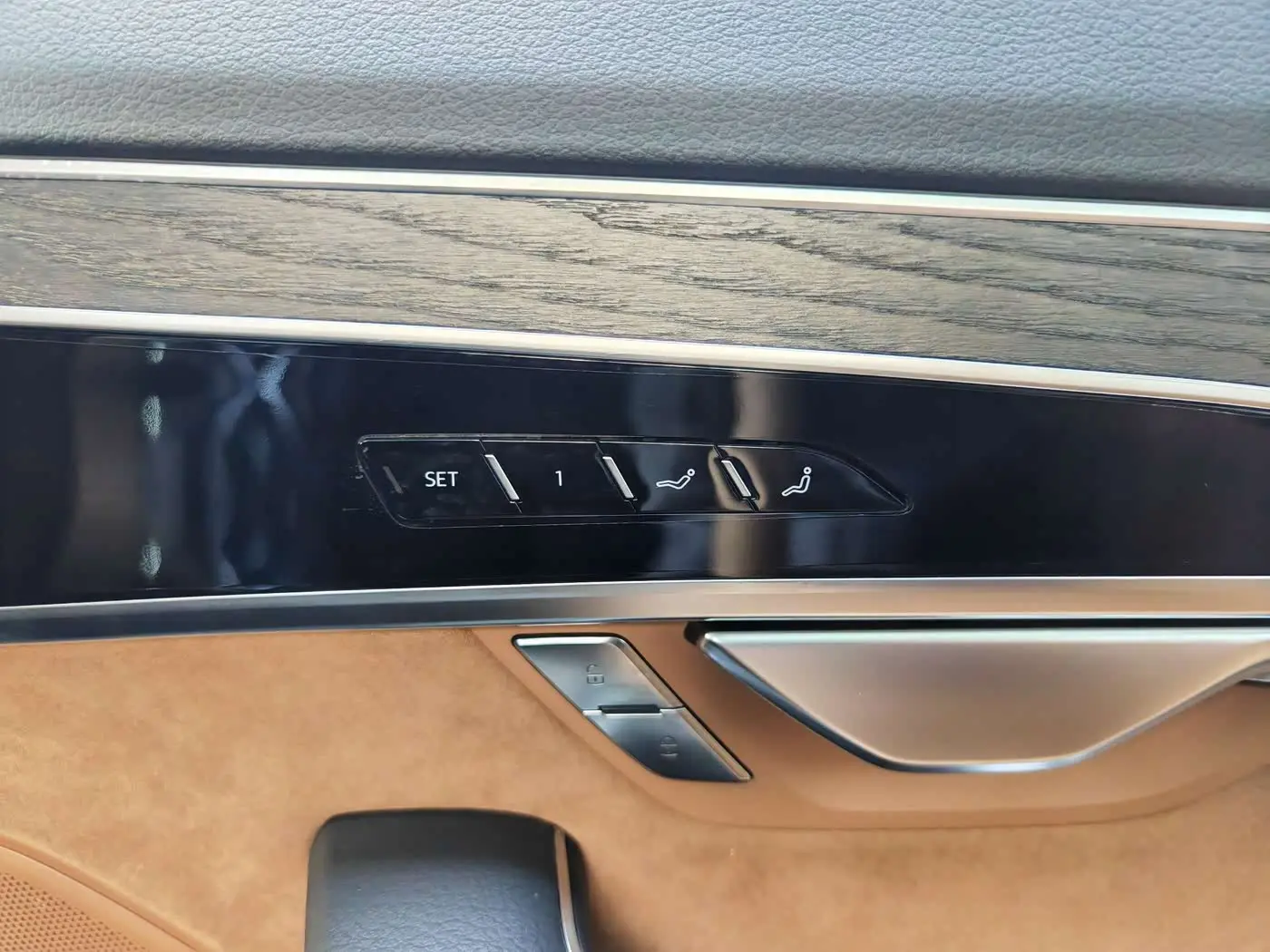 Audi A8 2020 — Фото 20/20