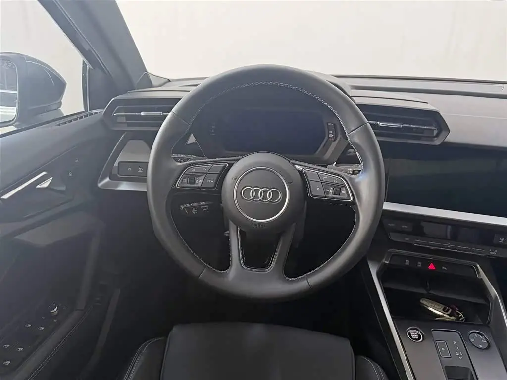 Audi A3 2023 — Photo 11/15