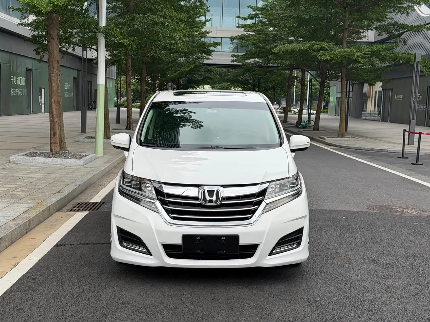 Honda Elysion 2018 — Фото 2/14