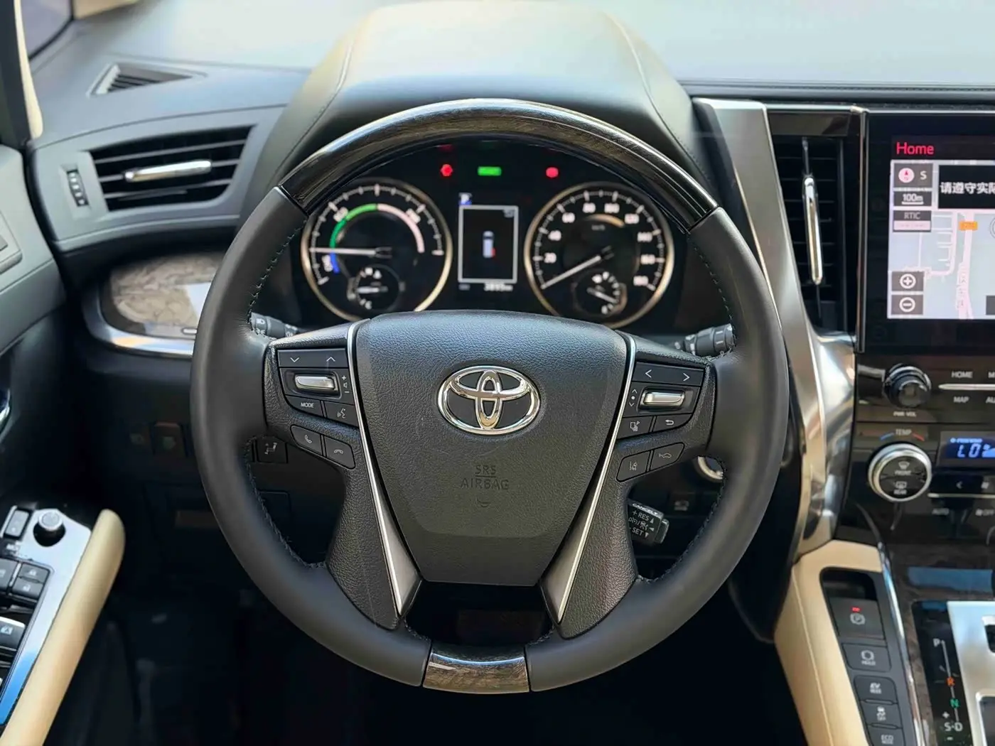 Toyota Vellfire 2020 — Photo 3/17