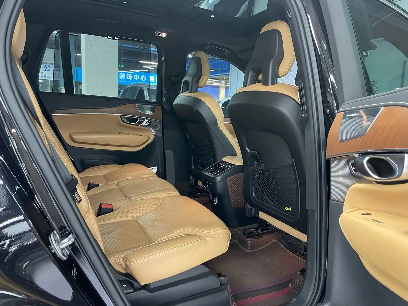 Volvo XC90 2018 — Фото 8/9