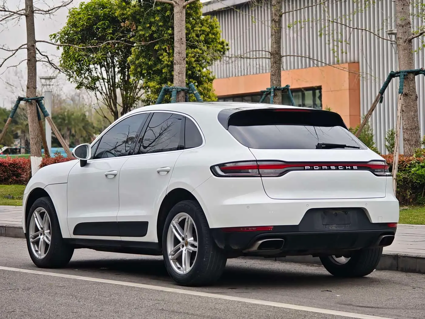 Porsche Macan 2021 — Фото 5/16