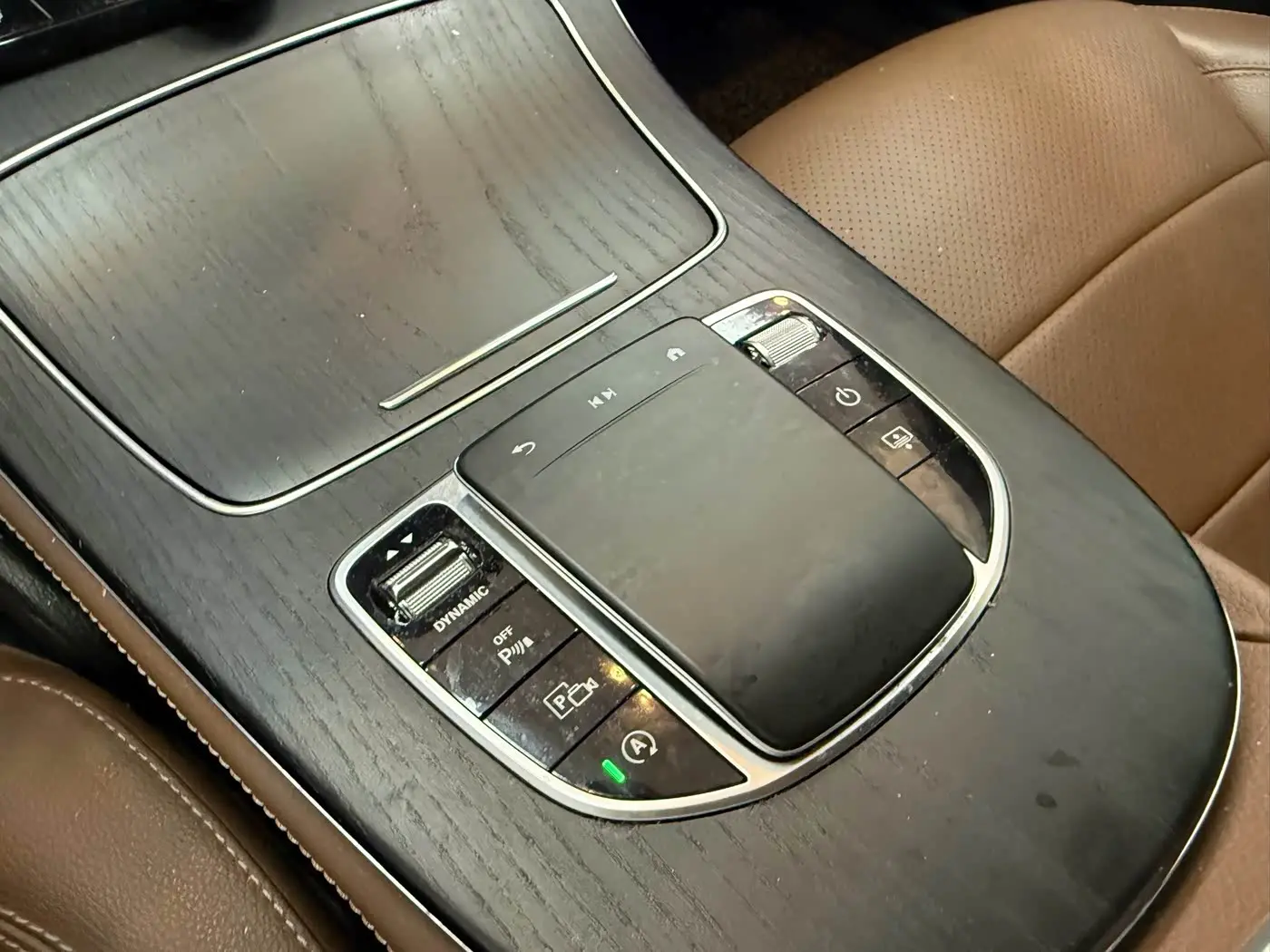 Mercedes-Benz E-Class 2023 — Photo 7/20