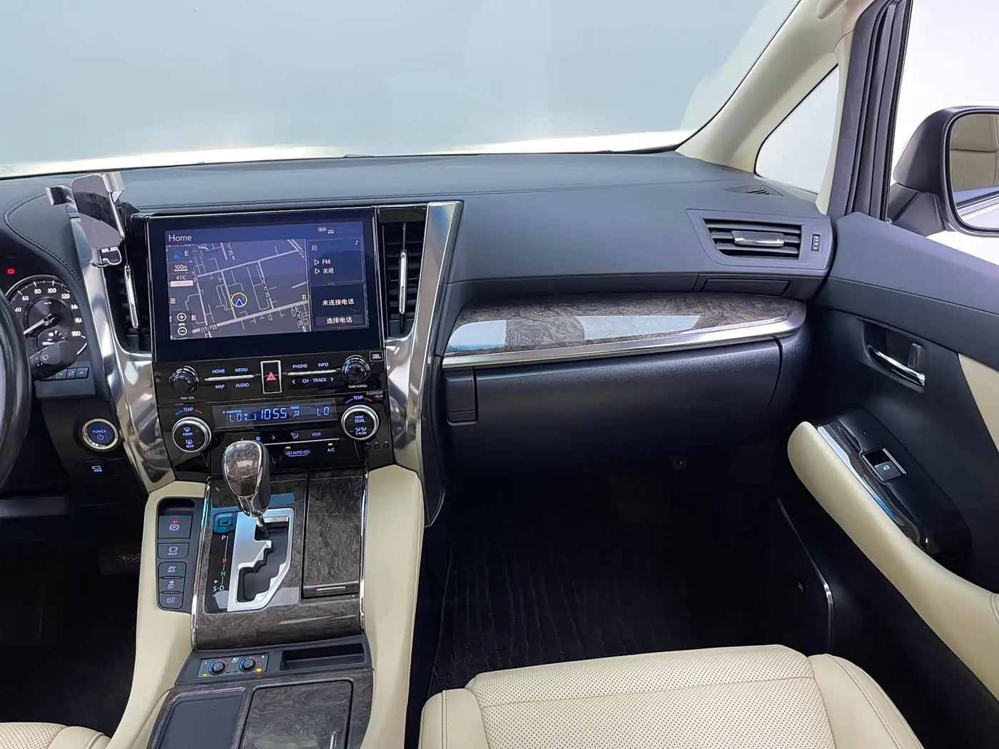 Toyota Vellfire 2021 — Photo 5/13