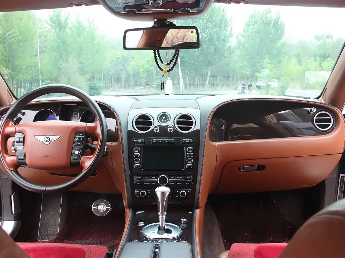 Bentley Flying Spur 2011 — Photo 6/20