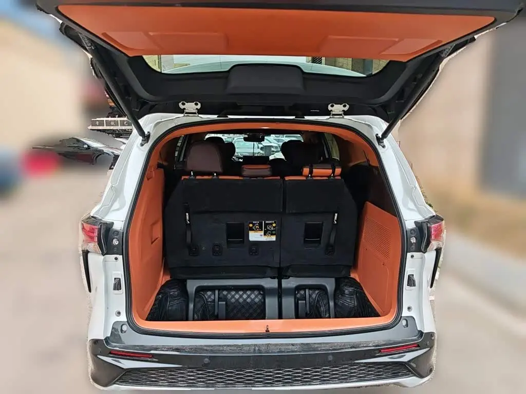 Toyota Granvia 2023 — Фото 10/20