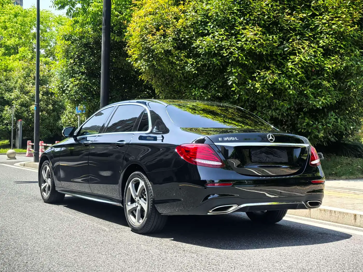Mercedes-Benz E-Class 2019 — Photo 5/16