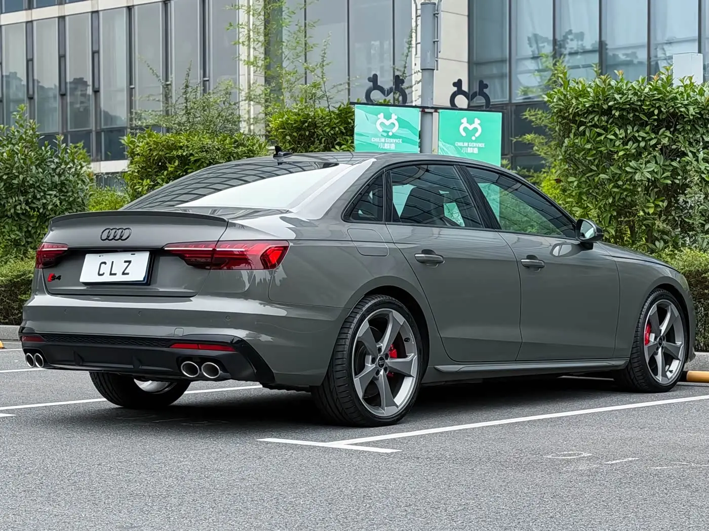 Audi S4 2024 — Photo 6/17