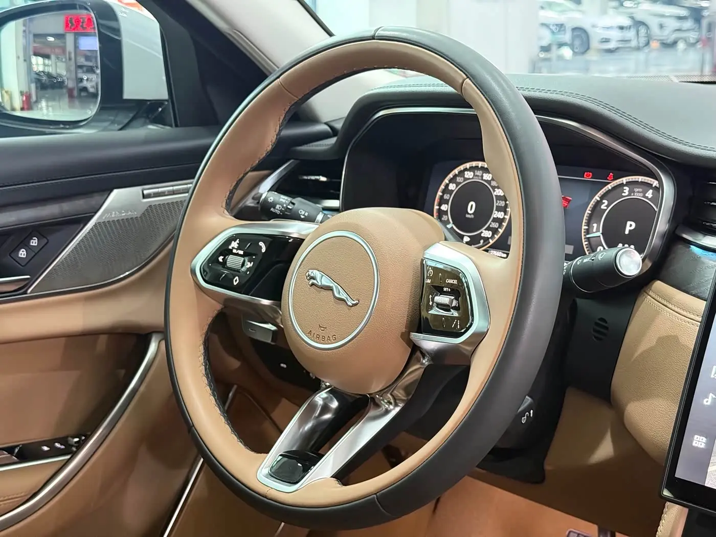 Jaguar XFL 2025 — Фото 15/17