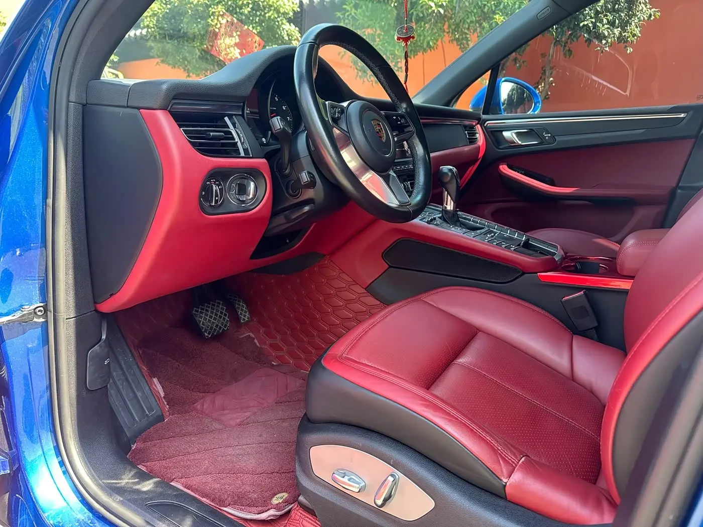 Porsche Macan 2020 — Фото 8/20