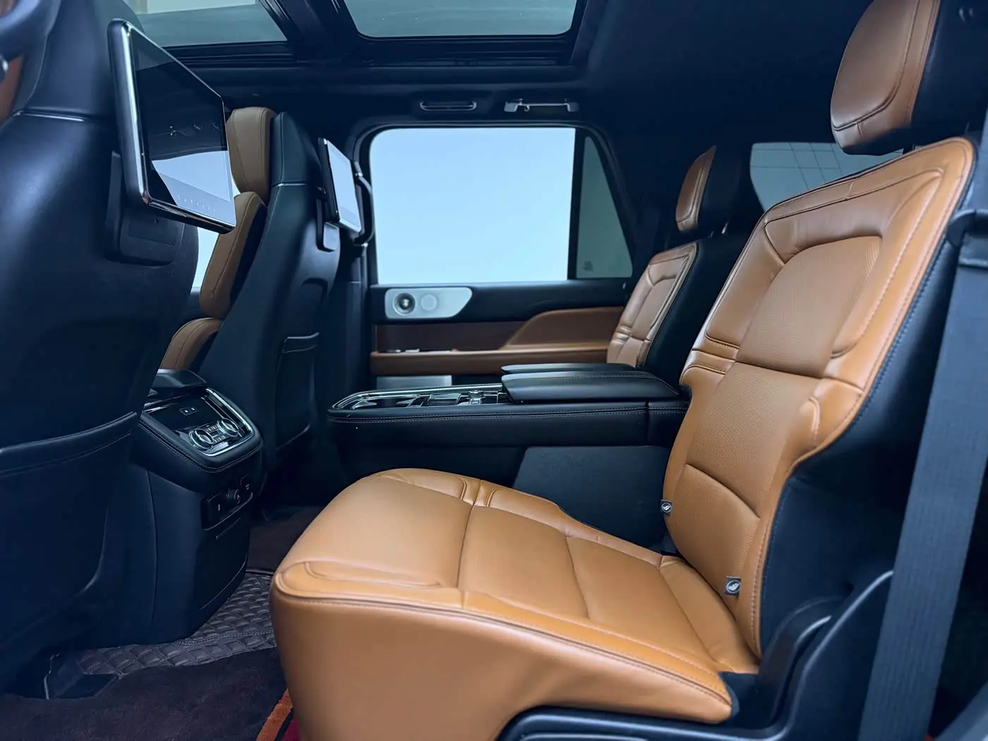 Lincoln Navigator 2020 — Фото 15/20