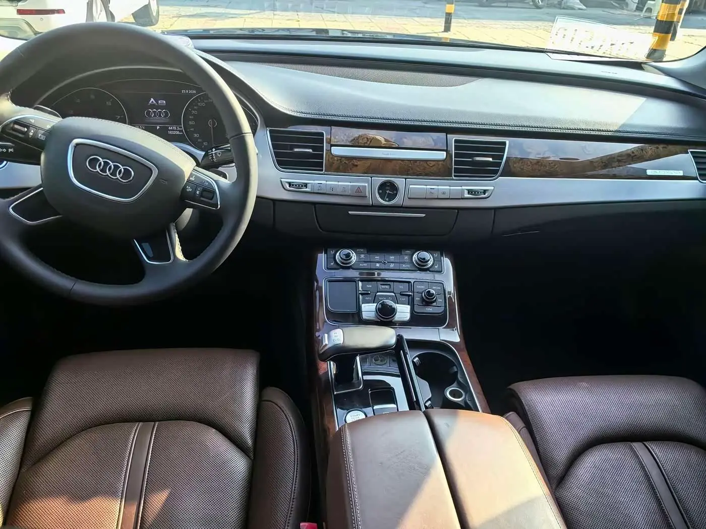 Audi A8 2014 — Photo 9/11