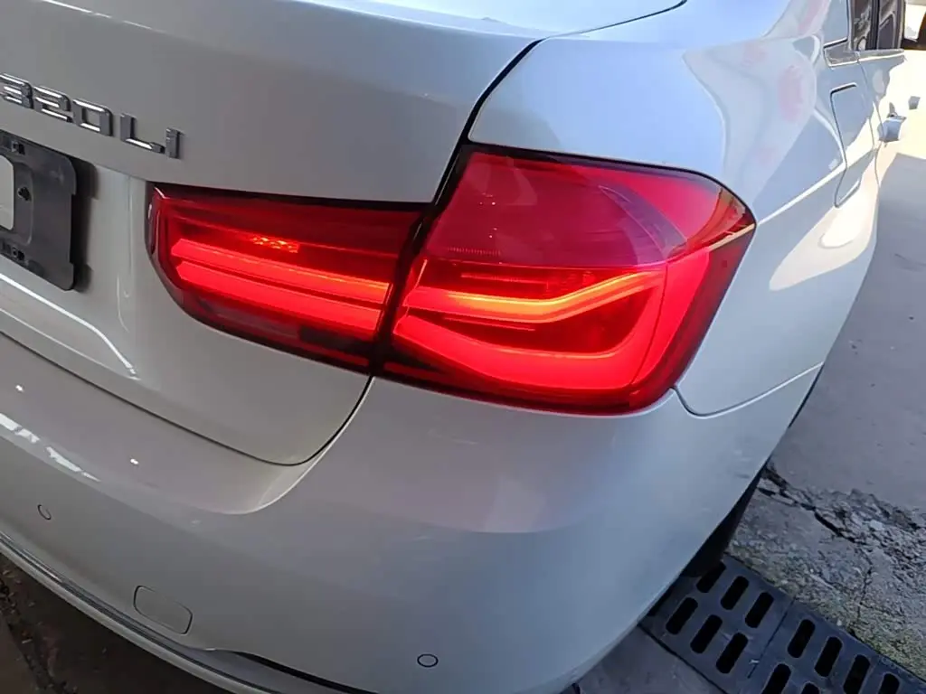 BMW 3 Series 2017 — Фото 8/20