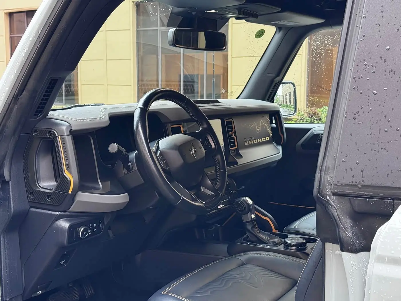 Ford Bronco 2024 — Photo 8/9