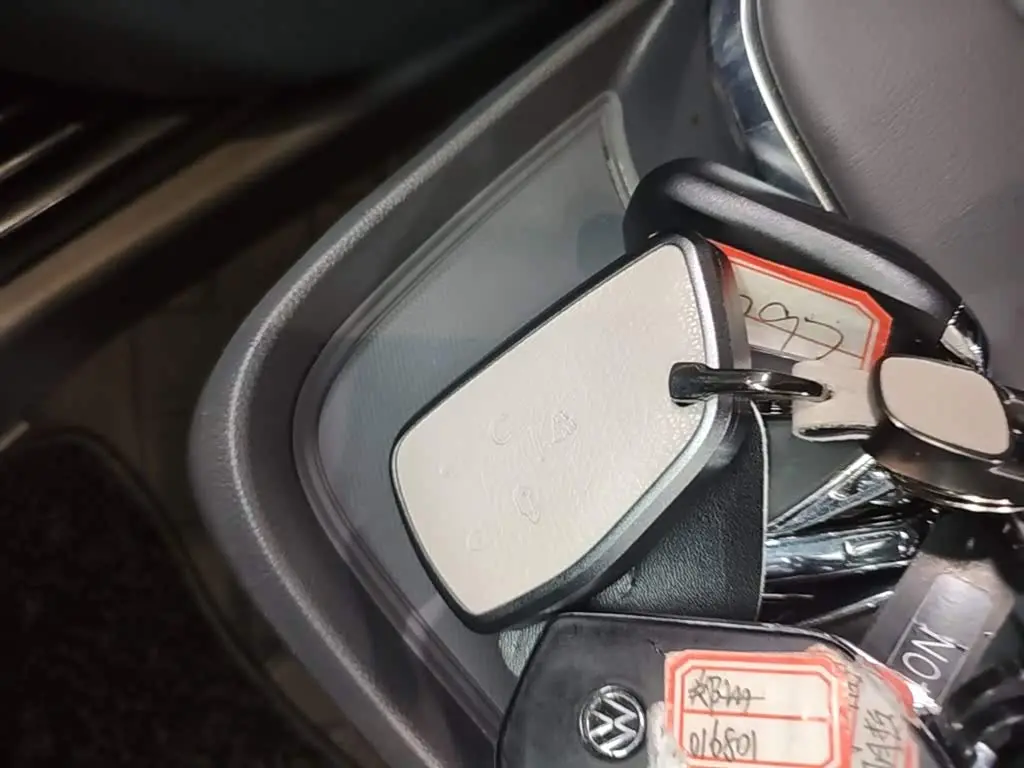 Buick GL8 New Energy 2025 — Photo 9/20