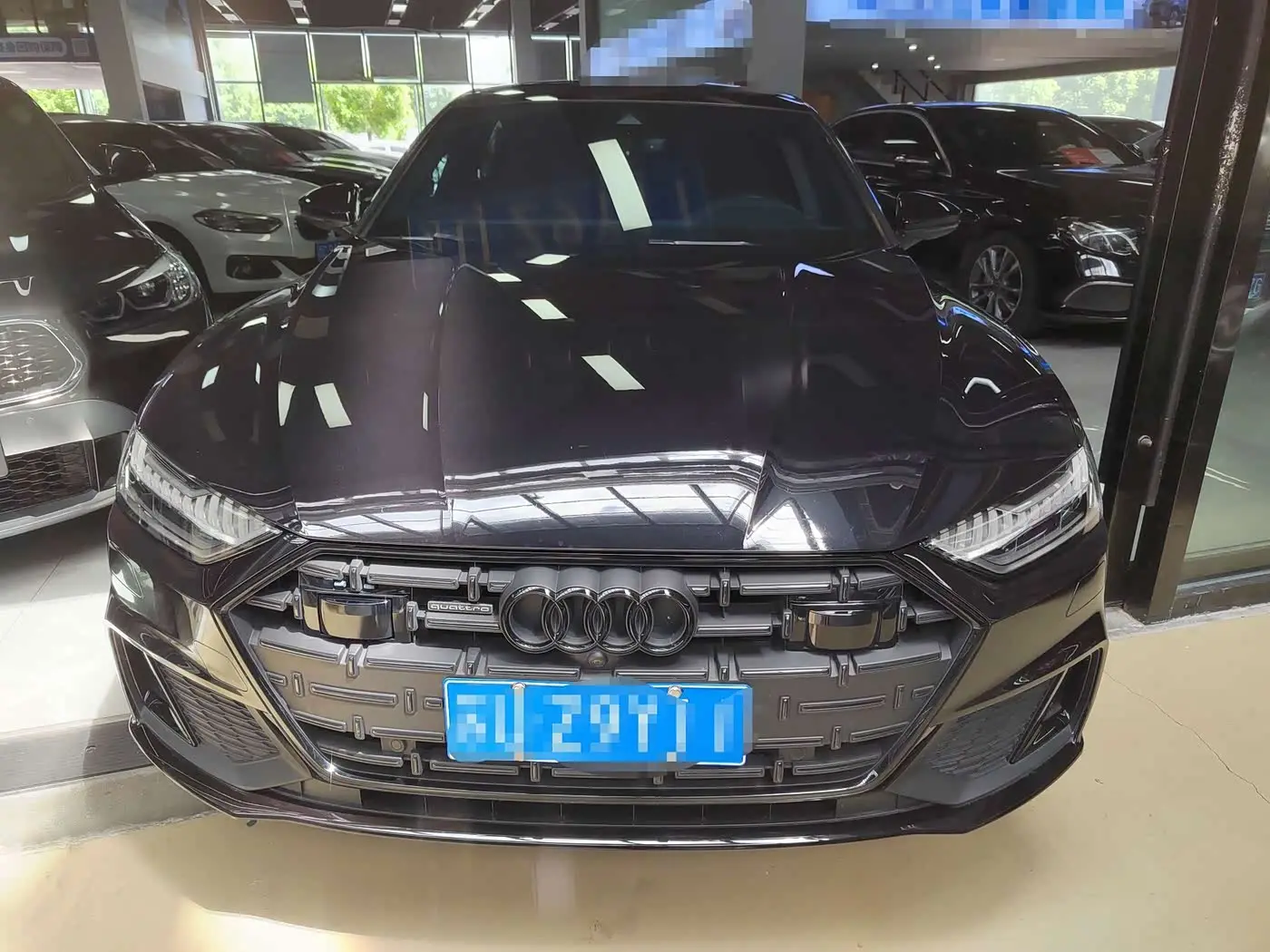 Audi A7L 2023 — Фото 2/16