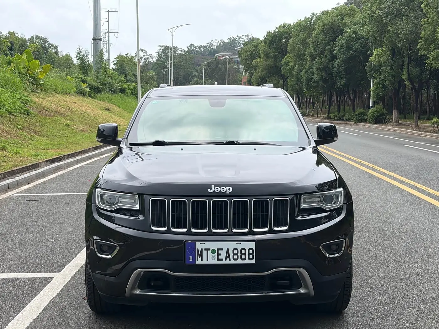 Jeep Grand Cherokee 2016 — Фото 2/16