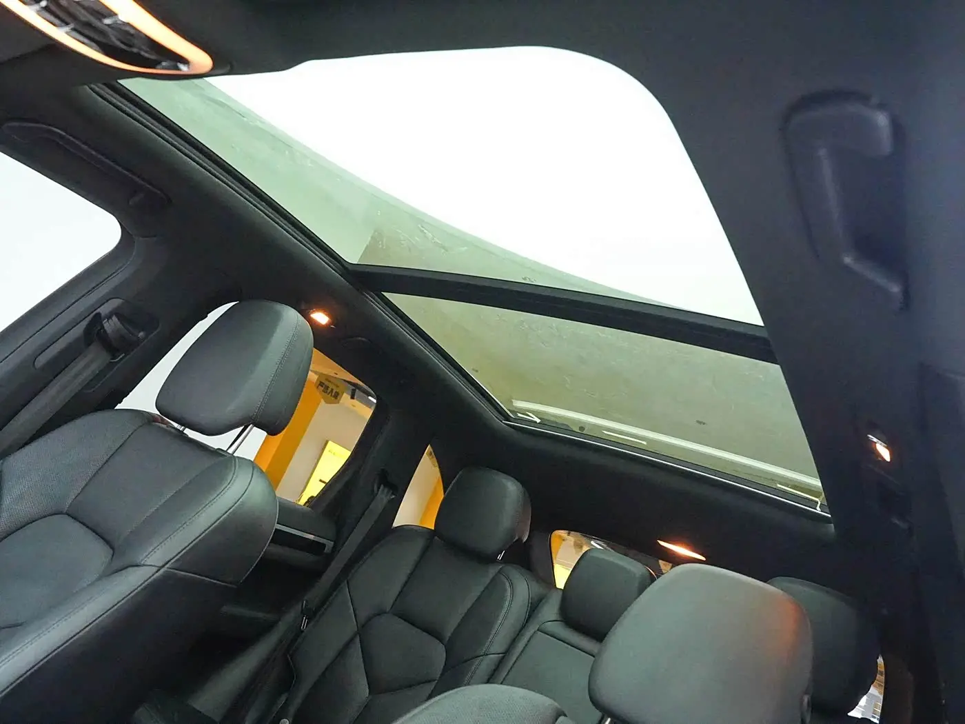 Porsche Cayenne 2016 — Фото 19/20