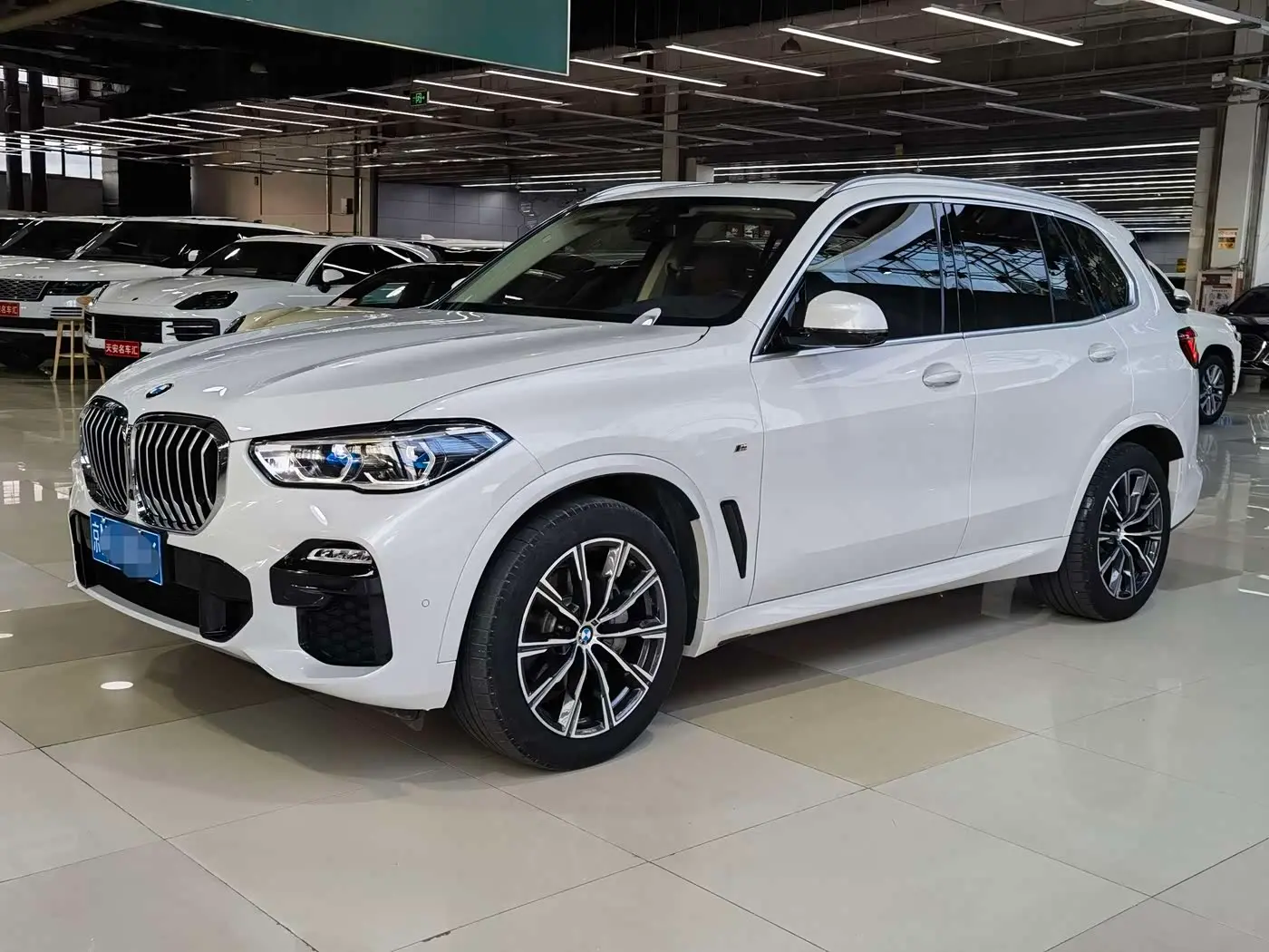BMW X5 2020 — Фото 1/20