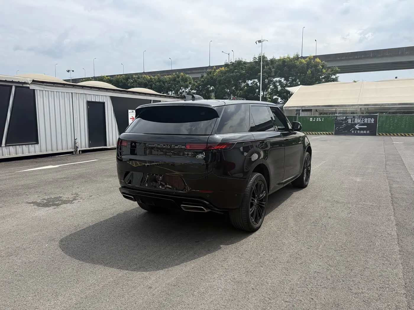 Land Rover Range Rover Sport 2023 — Фото 11/15