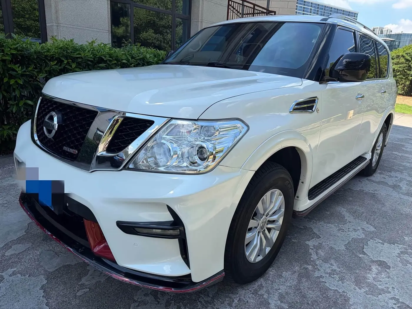 Nissan Patrol 2018 — Photo 2/9
