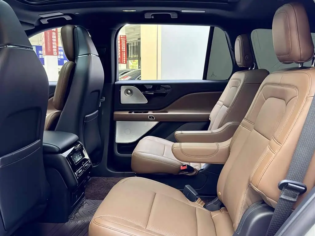 Lincoln Aviator 2020 — Photo 6/16