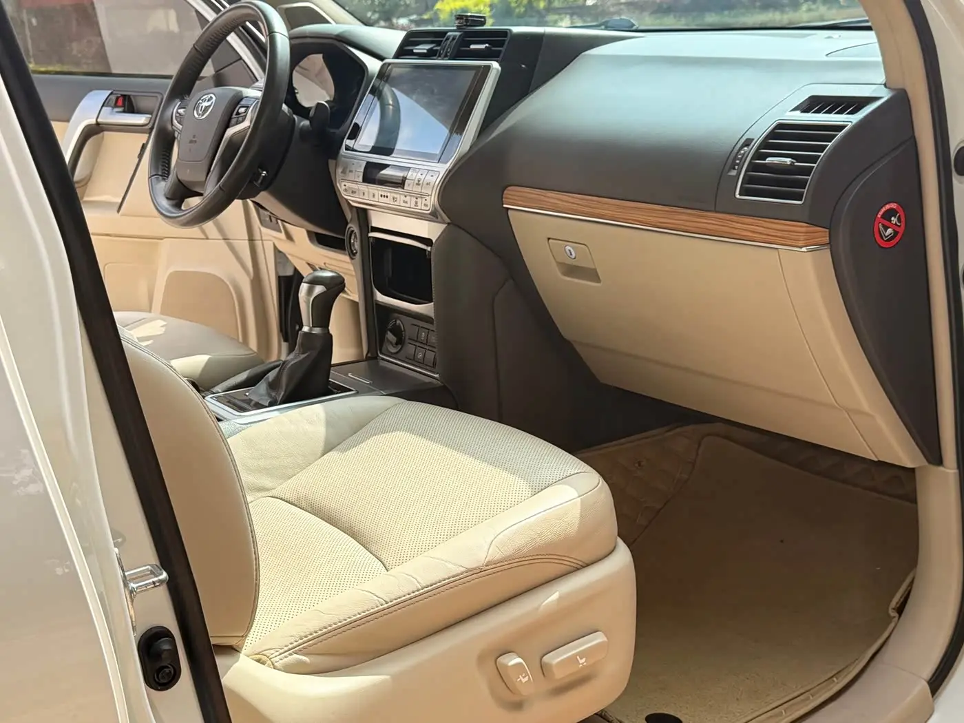 Toyota Prado 2020 — Photo 14/18