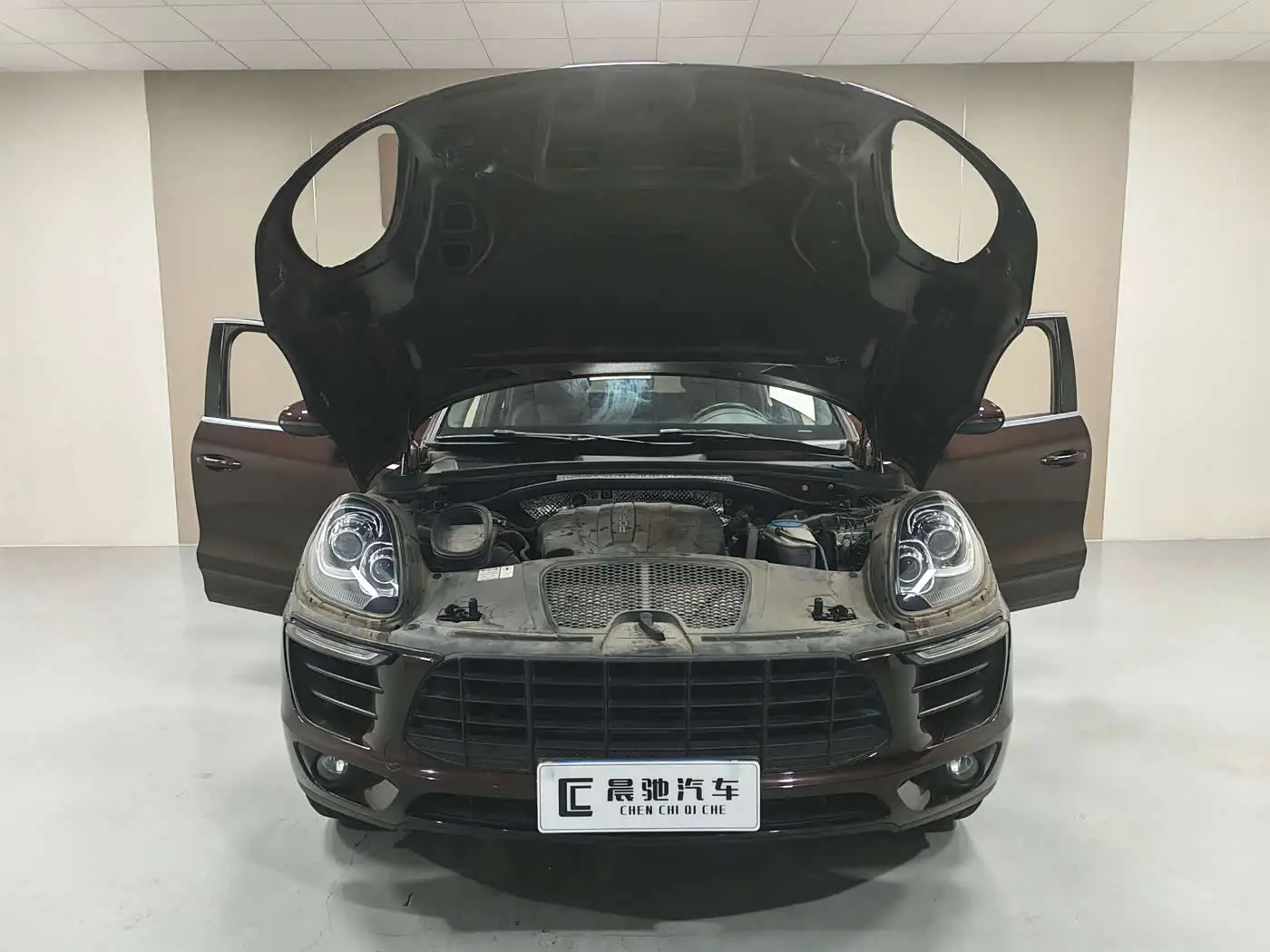 Porsche Macan 2018 — ფოტო 15/19