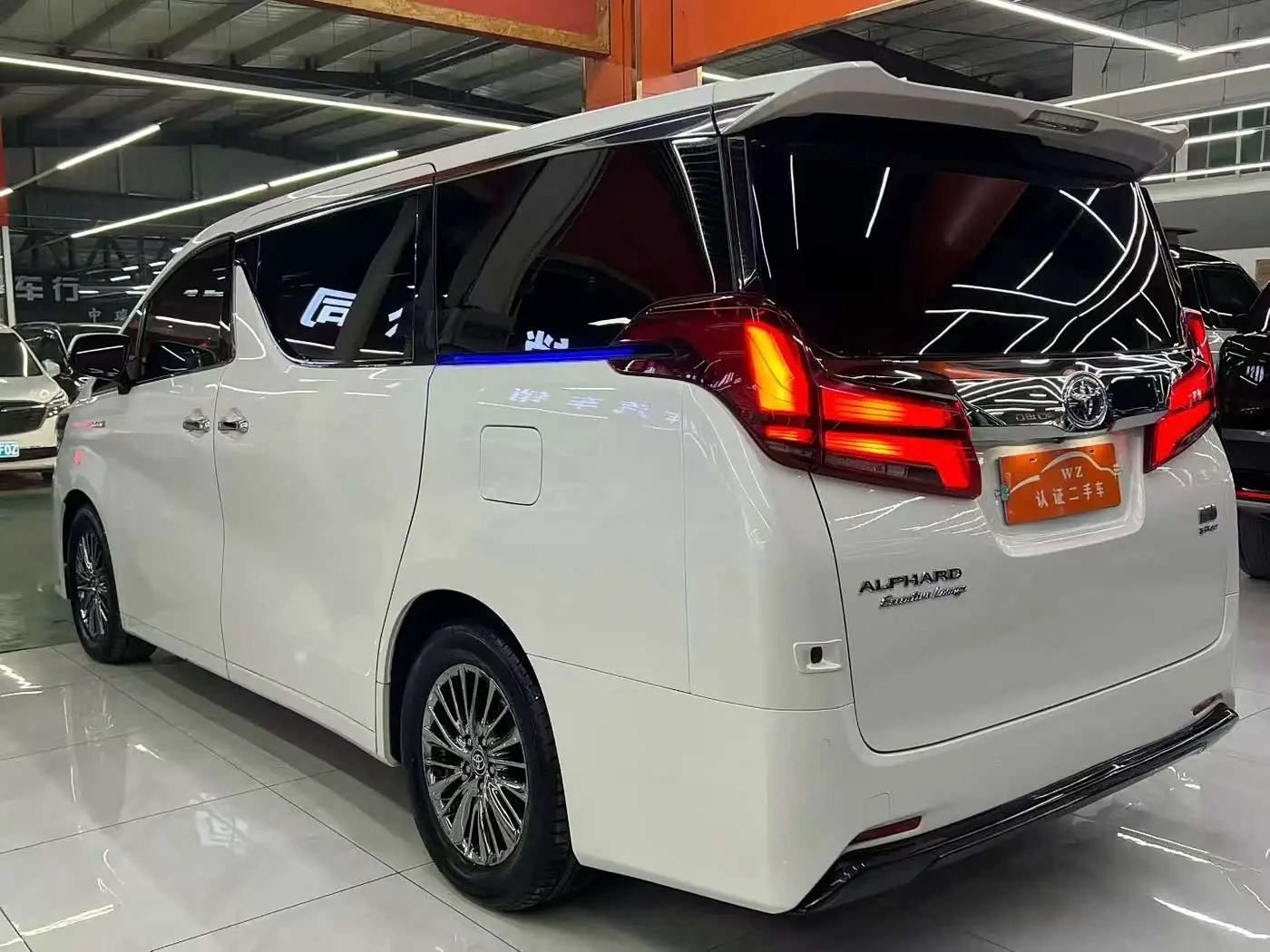 Toyota Alphard 2020 — Photo 7/9