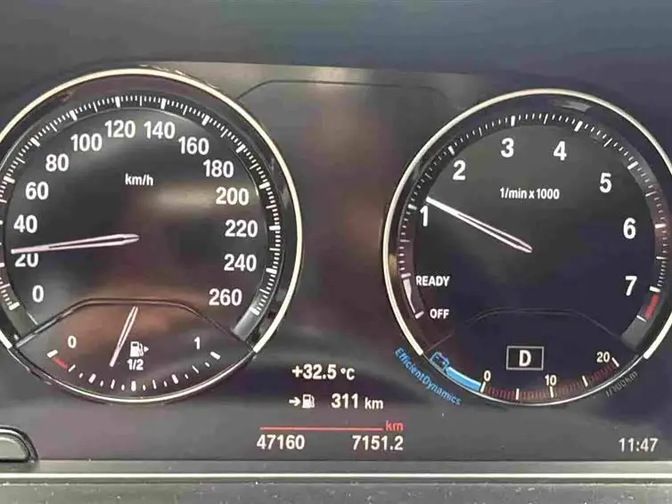 BMW X1 2022 — Photo 8/13
