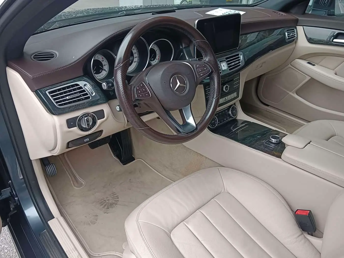 Mercedes-Benz CLS 2016 — Фото 12/15