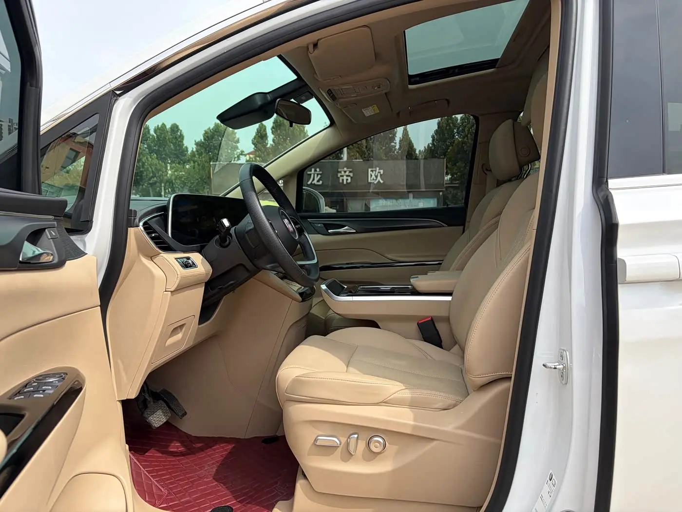 Buick GL8 New Energy 2025 — Photo 4/15