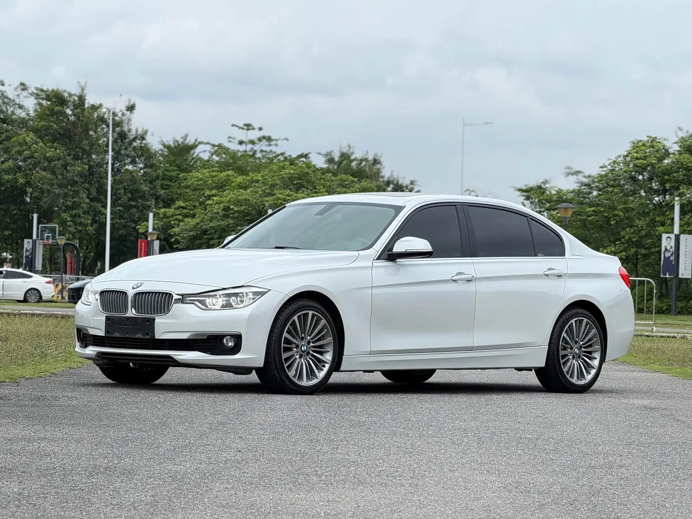 BMW 3 Series 2019 — Фото 1/20