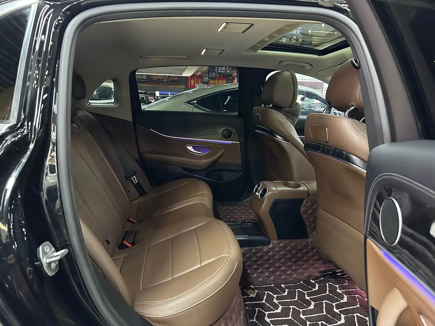 Mercedes-Benz E-Class 2018 — Фото 14/18