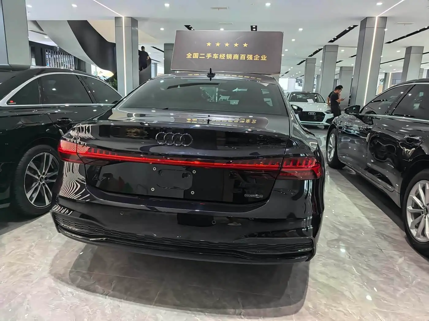 Audi A7L 2023 — Фото 9/9