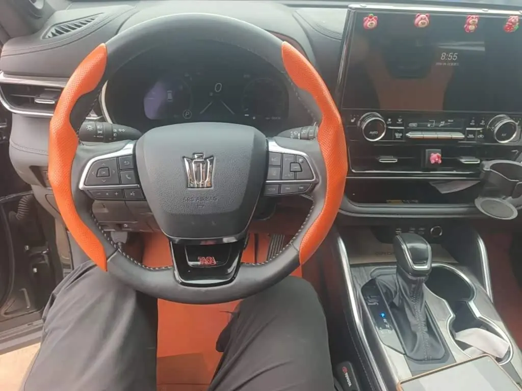 Toyota Crown Kluger 2024 — Photo 6/20