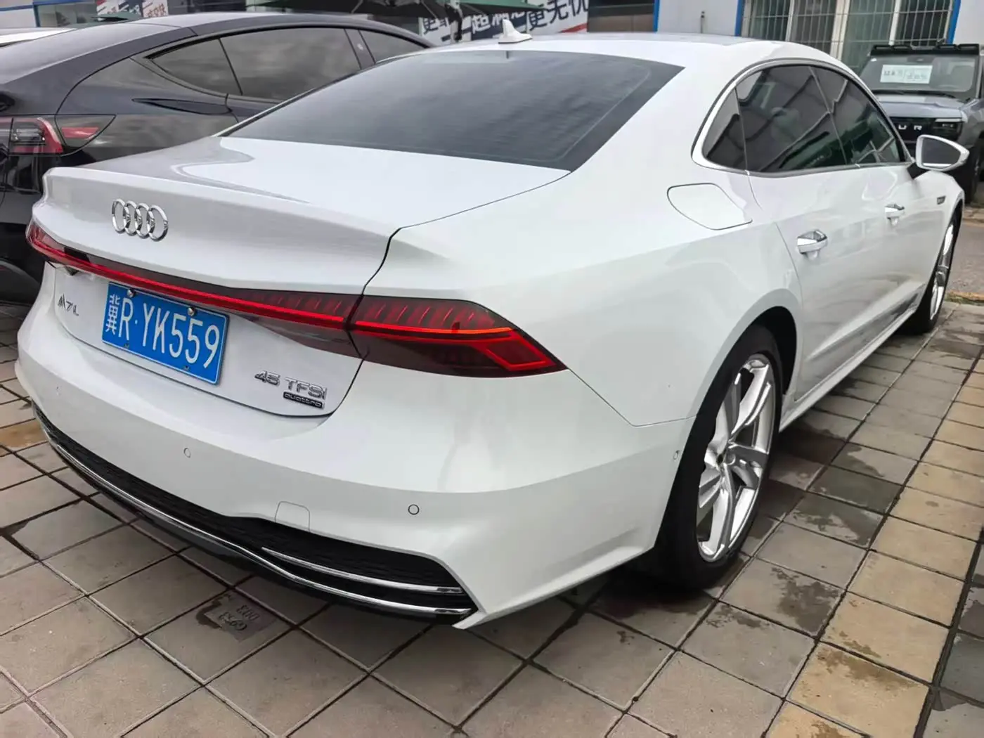 Audi A7L 2023 — Фото 4/16