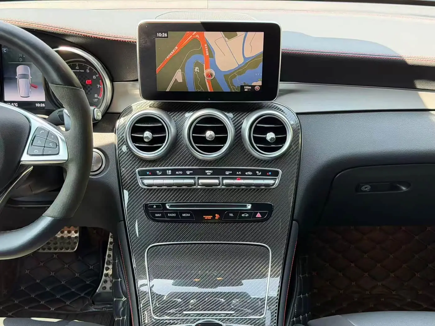 Mercedes-Benz GLC AMG 2019 — Photo 14/20