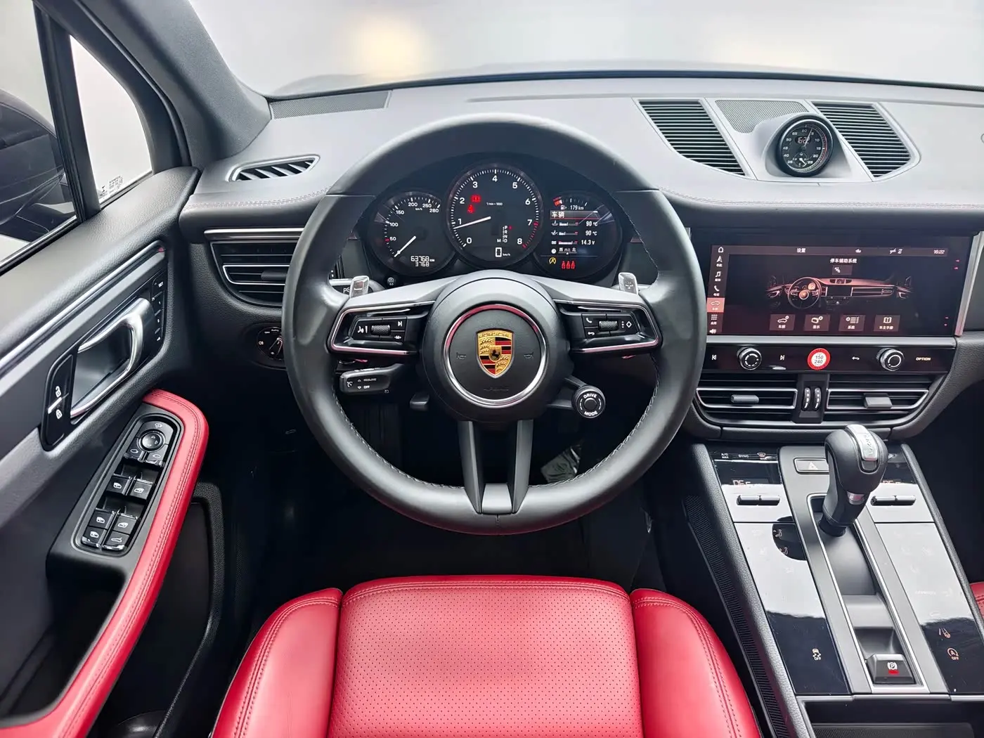 Porsche Macan 2022 — Photo 13/18